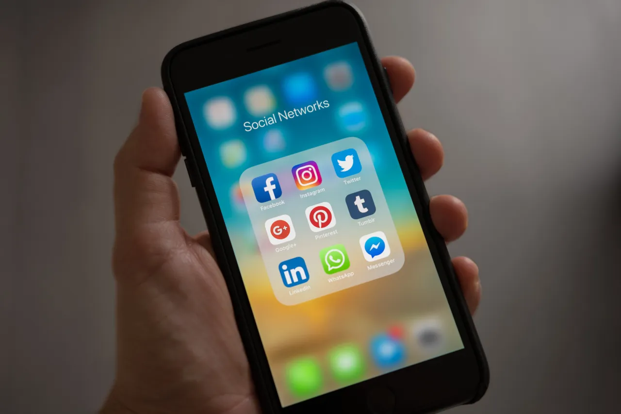 Live Interactions and Social Media